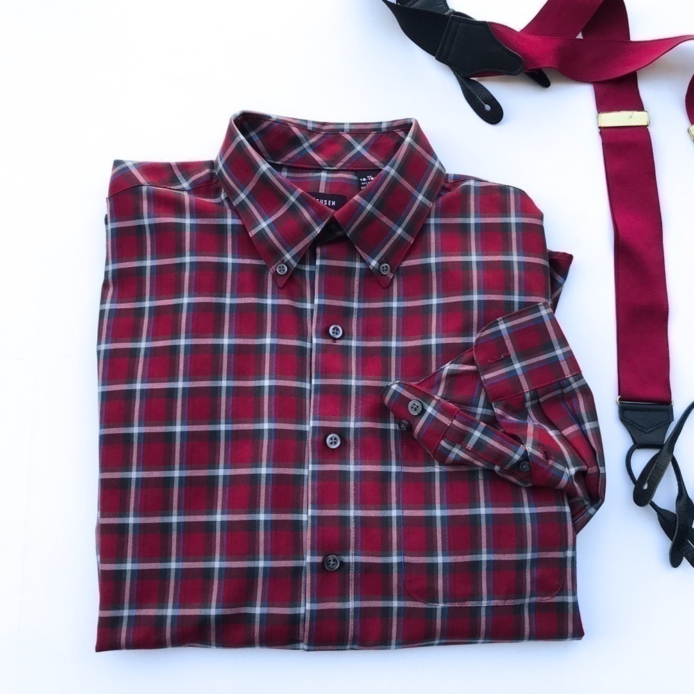 Van Heusen Red Plaid Button Down Pocket Shirt M